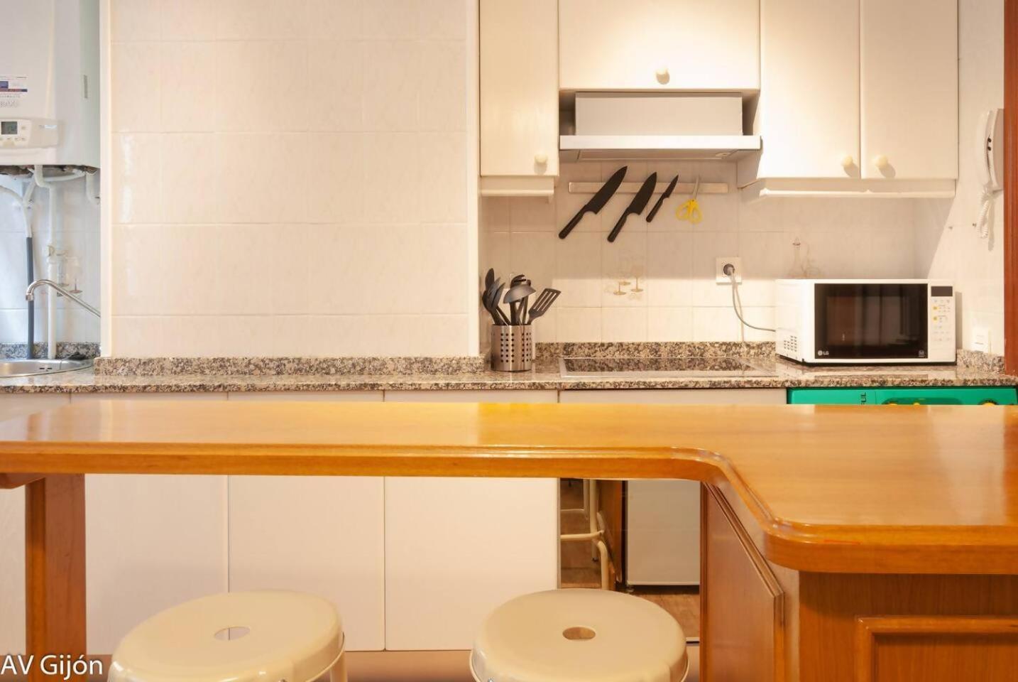 Av Begona 4 Centro Apartment Gijon Bagian luar foto