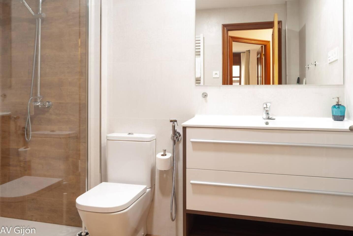 Av Begona 4 Centro Apartment Gijon Bagian luar foto