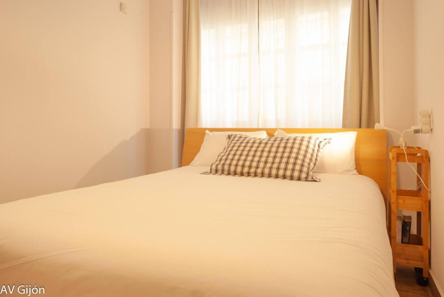 Av Begona 4 Centro Apartment Gijon Bagian luar foto